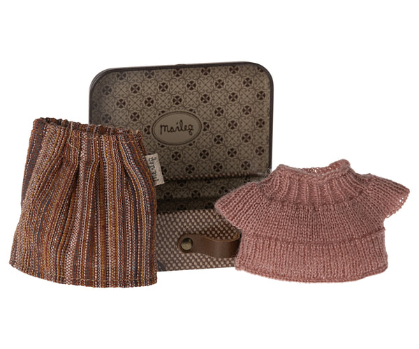 Knitted Blouse & Skirt in Suitcase Grandma Mouse - Maileg