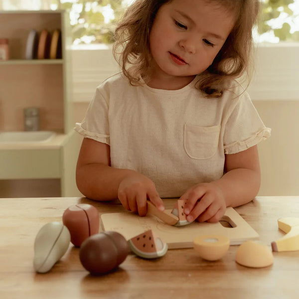 Cutting Fruit - Little Dutch