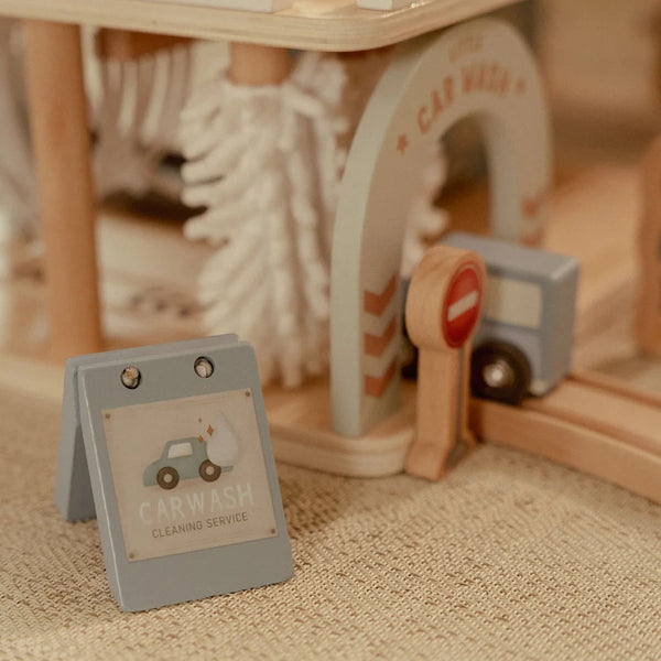 Wooden Garage - Little Dutch