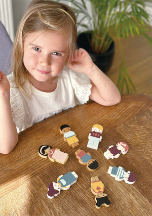 Doll Family with Dog - Mentari