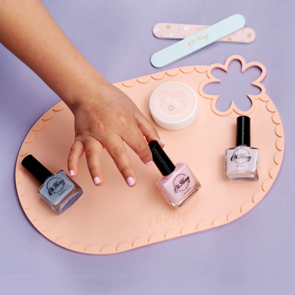 Mess Free Nail Painting Mat - Oh Flossy