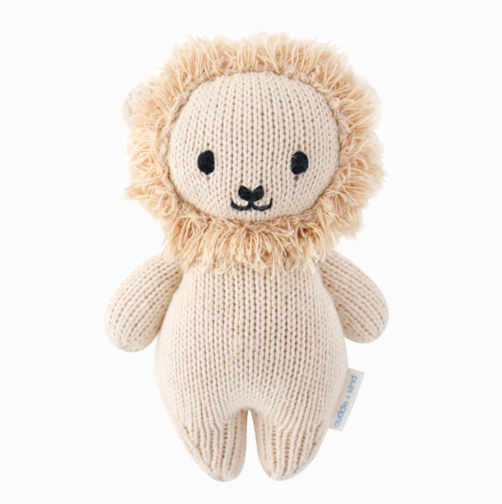 *Baby Lion - Cuddle & Kind