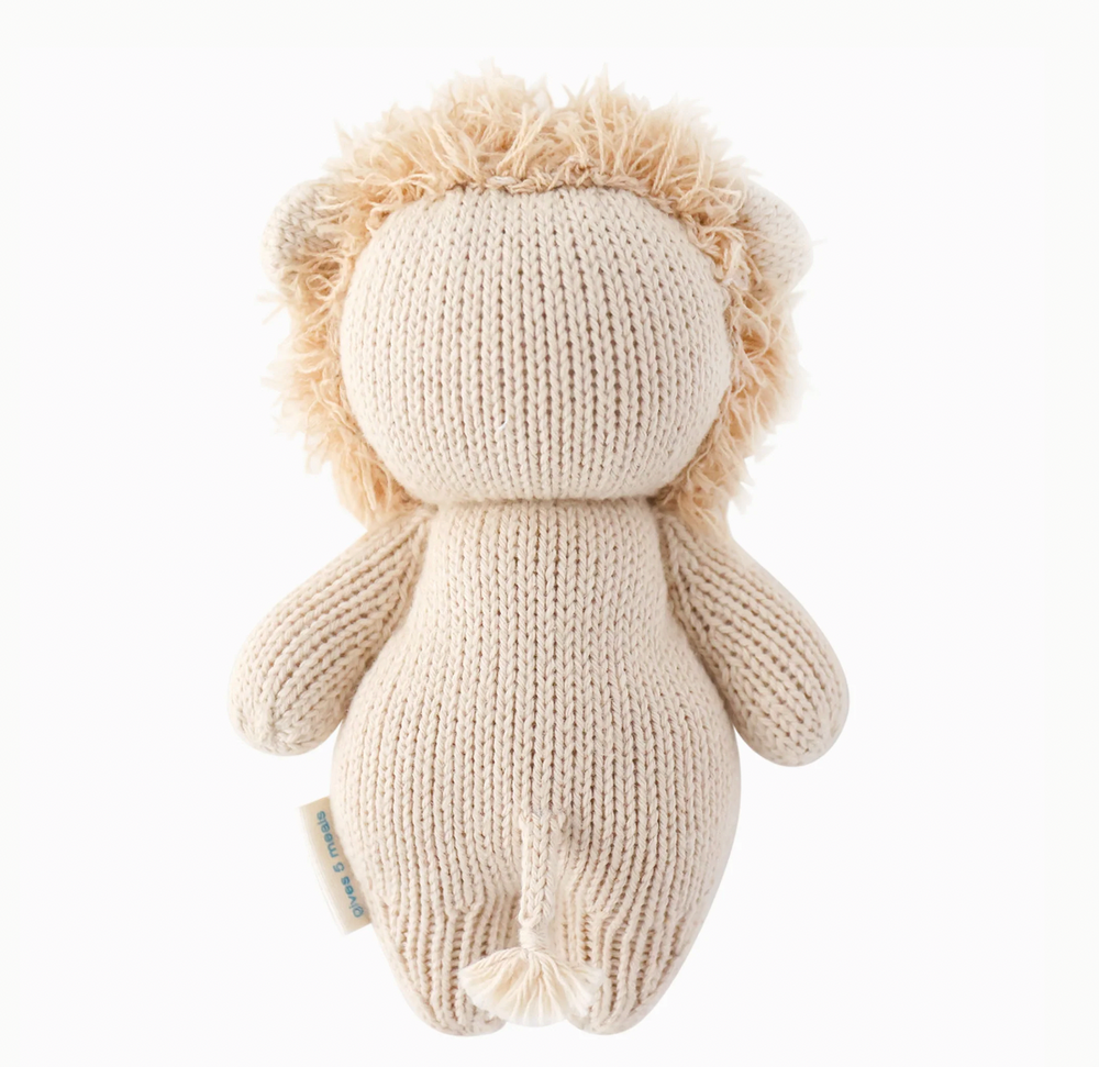 *Baby Lion - Cuddle & Kind