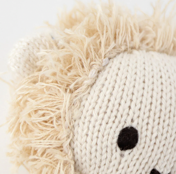 *Baby Lion - Cuddle & Kind