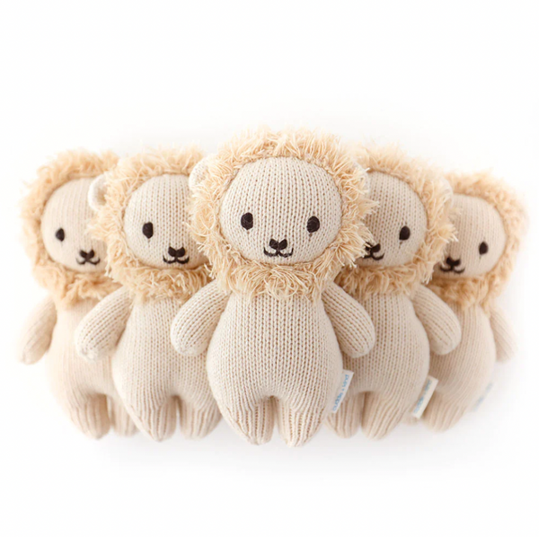*Baby Lion - Cuddle & Kind