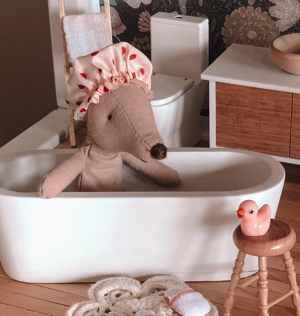 Dollhouse Oval Soaking Bath Tub | White - Macy Mae Dollhouse Designs - DISCOUNTED