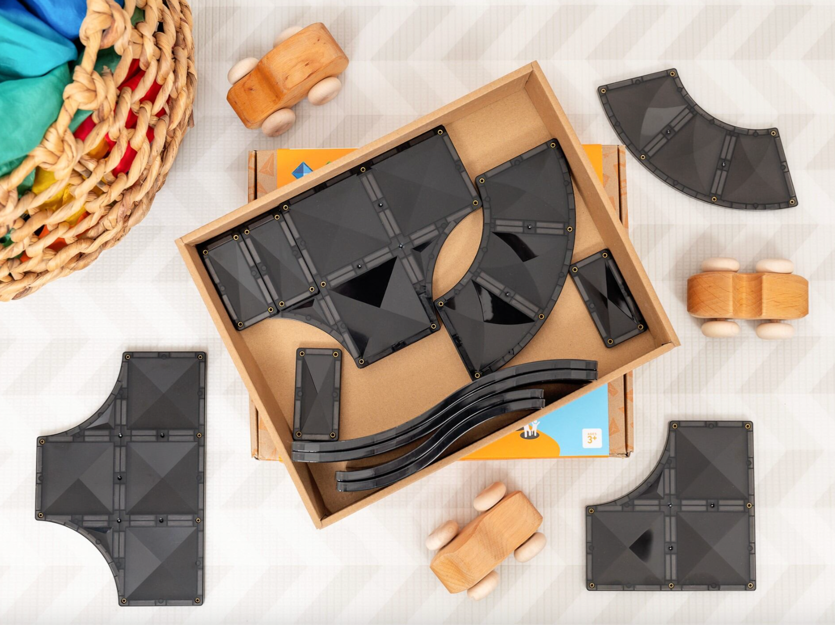 Roads Ramps and Intersections Pack - 16 piece - Connetix Tiles