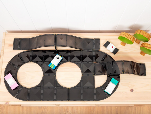 Roads Ramps and Intersections Pack - 16 piece - Connetix Tiles