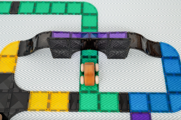 Roads Ramps and Intersections Pack - 16 piece - Connetix Tiles