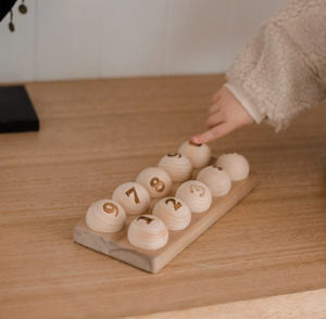 Count Me Egg Stand - Q Toys