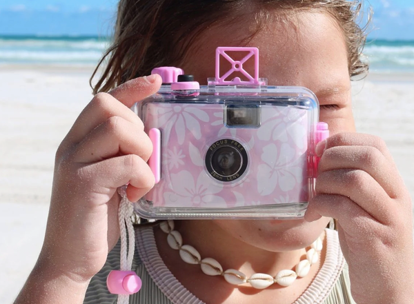 Underwater Camera Stole my Heart Pink Floral- Sunnylife