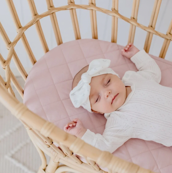 Small Oval/Moses/Snoo Fitted Waterproof Sheet | Lullaby Pink - Bambella Designs