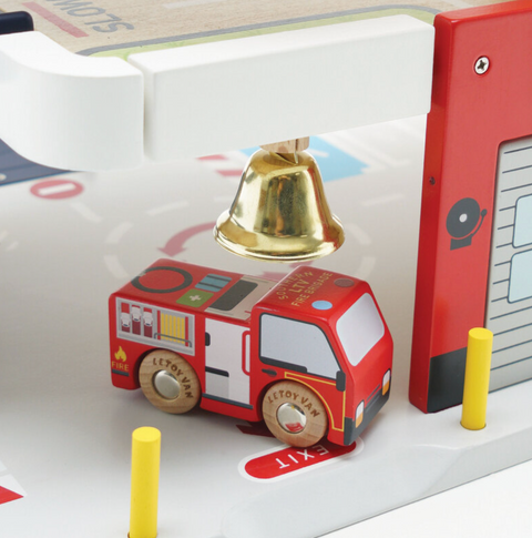 George's Fire & Rescue Garage - Le Toy Van