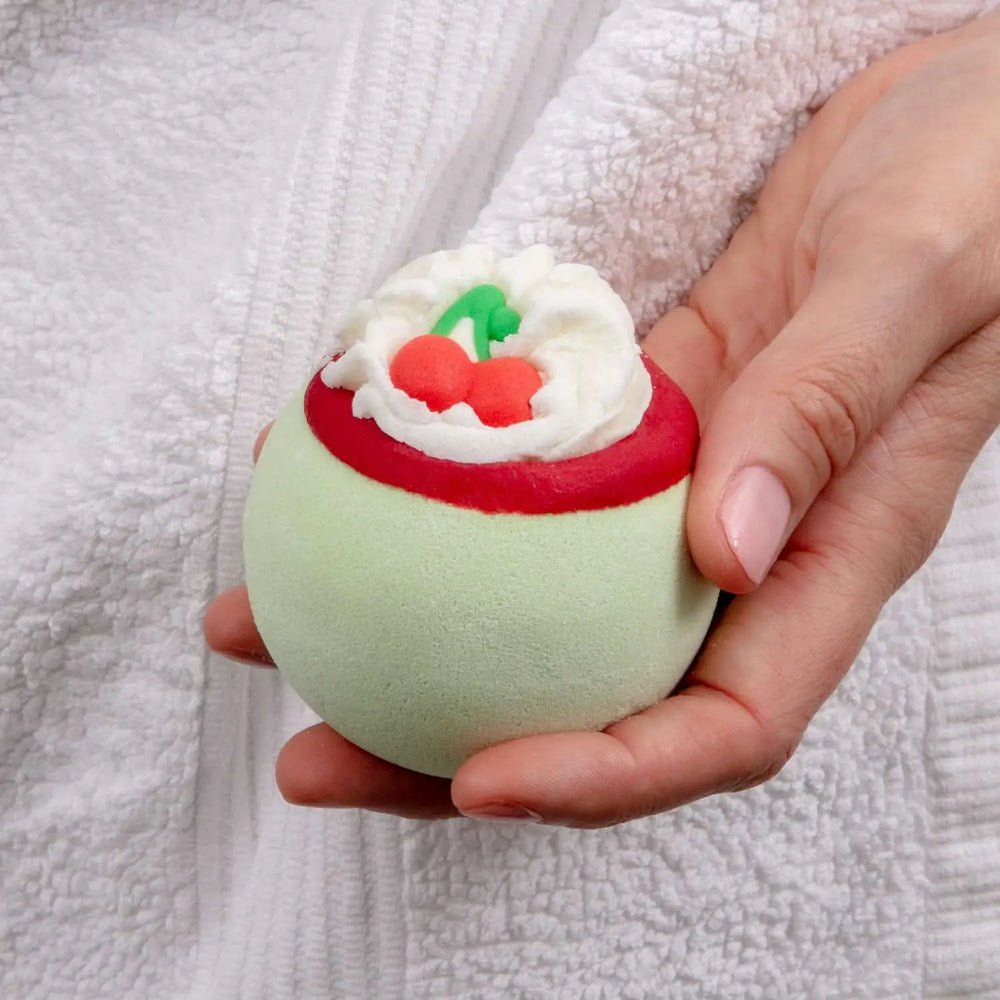 Bomb Cosmetics Cherry On Top Bath Blaster
