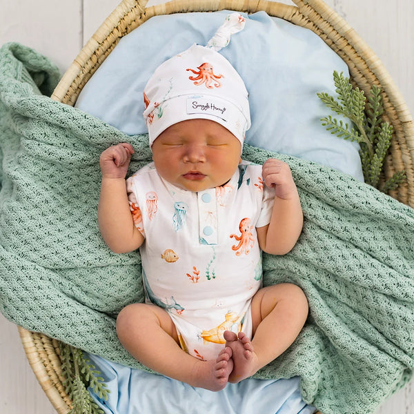 Little Subs Short Sleeve Organic Bodysuit - Snuggle Hunny