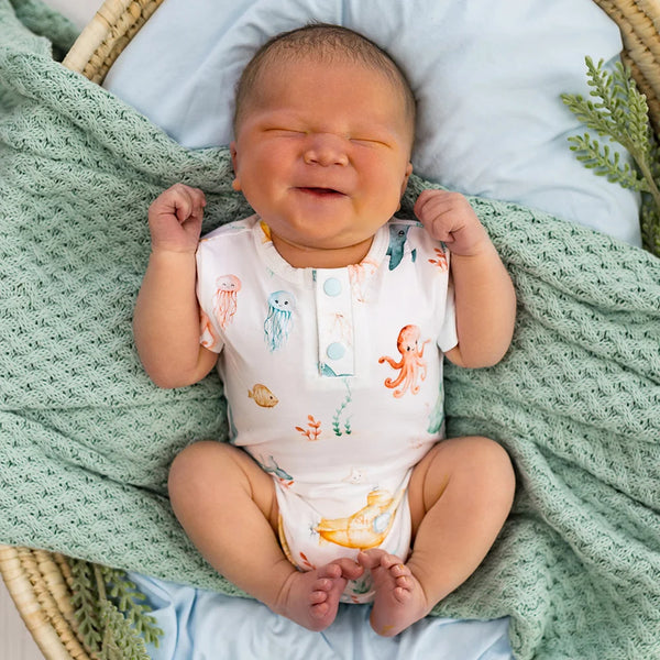 Little Subs Short Sleeve Organic Bodysuit - Snuggle Hunny