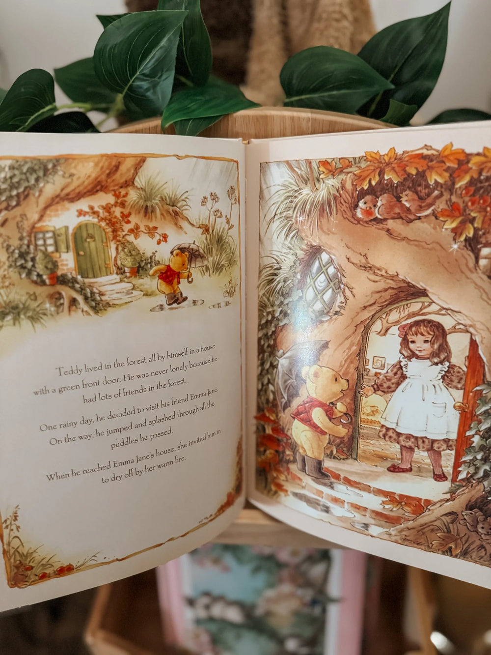 The Pixies Kettle House - Shirley Barber