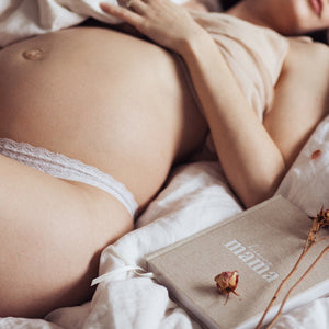 Becoming Mama - A Pregnancy Journal - Axel & Ash